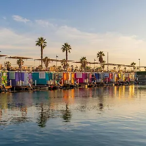 Boat Haus - Casas Flotantes Frente A Gibraltar Hotel na wodzie
